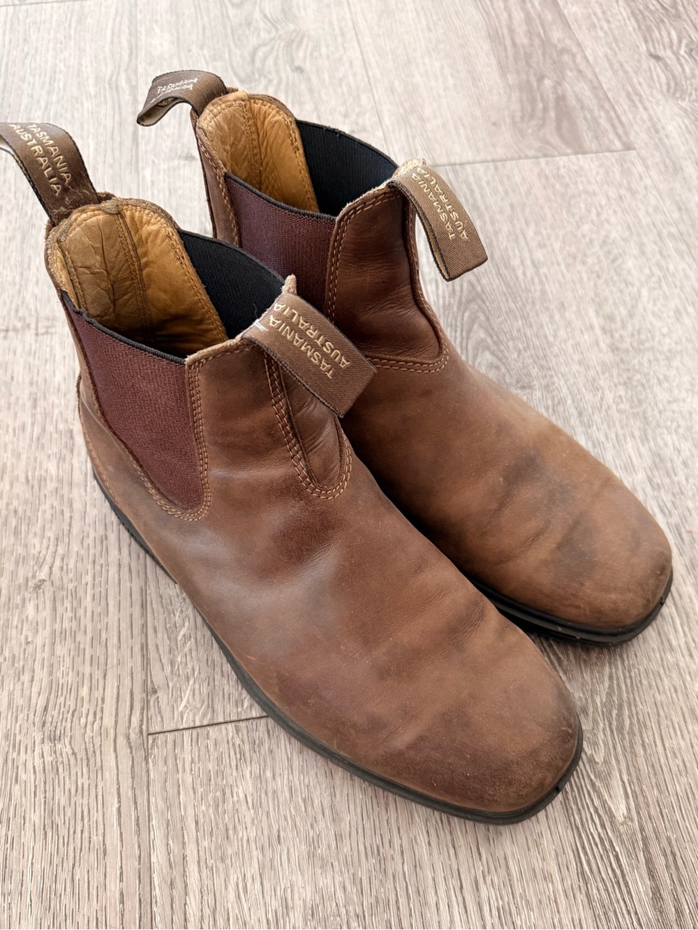 Blundstone Chisel Toe Chelsea Boots Unisex Tan Rustic Leather M8/W10